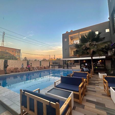 Apartments Plaza Hotel 콜롤리 외부 사진