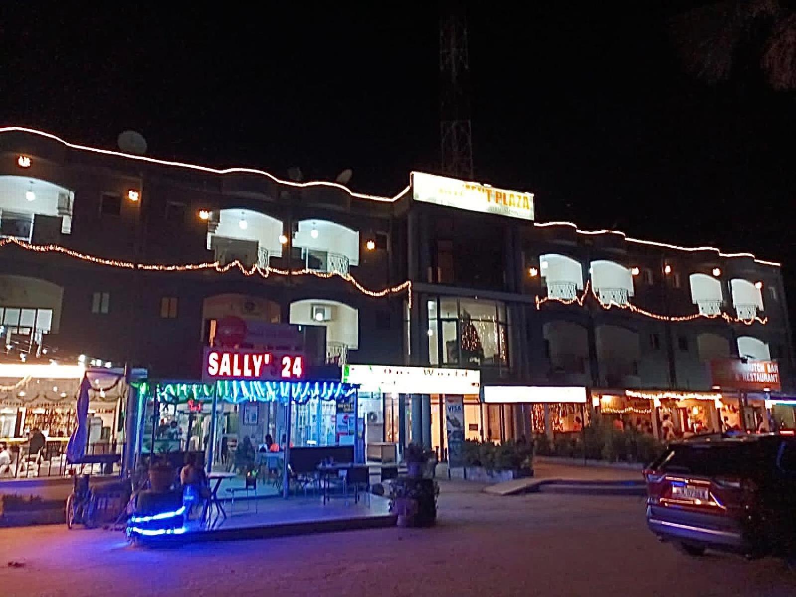 Apartments Plaza Hotel 콜롤리 외부 사진