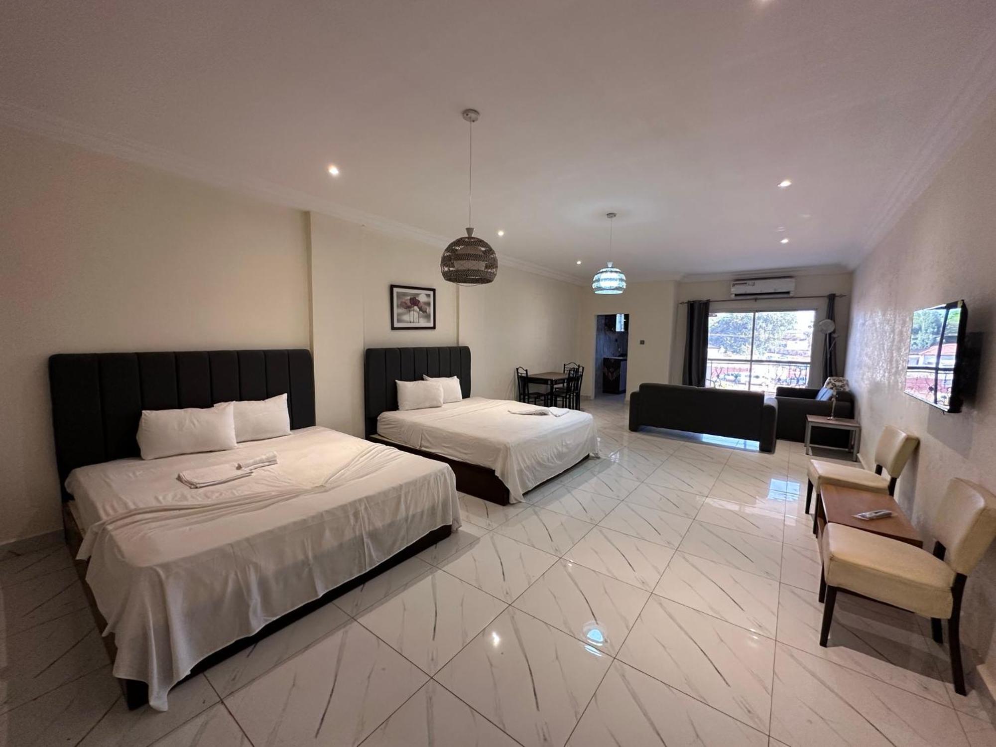 Apartments Plaza Hotel 콜롤리 외부 사진