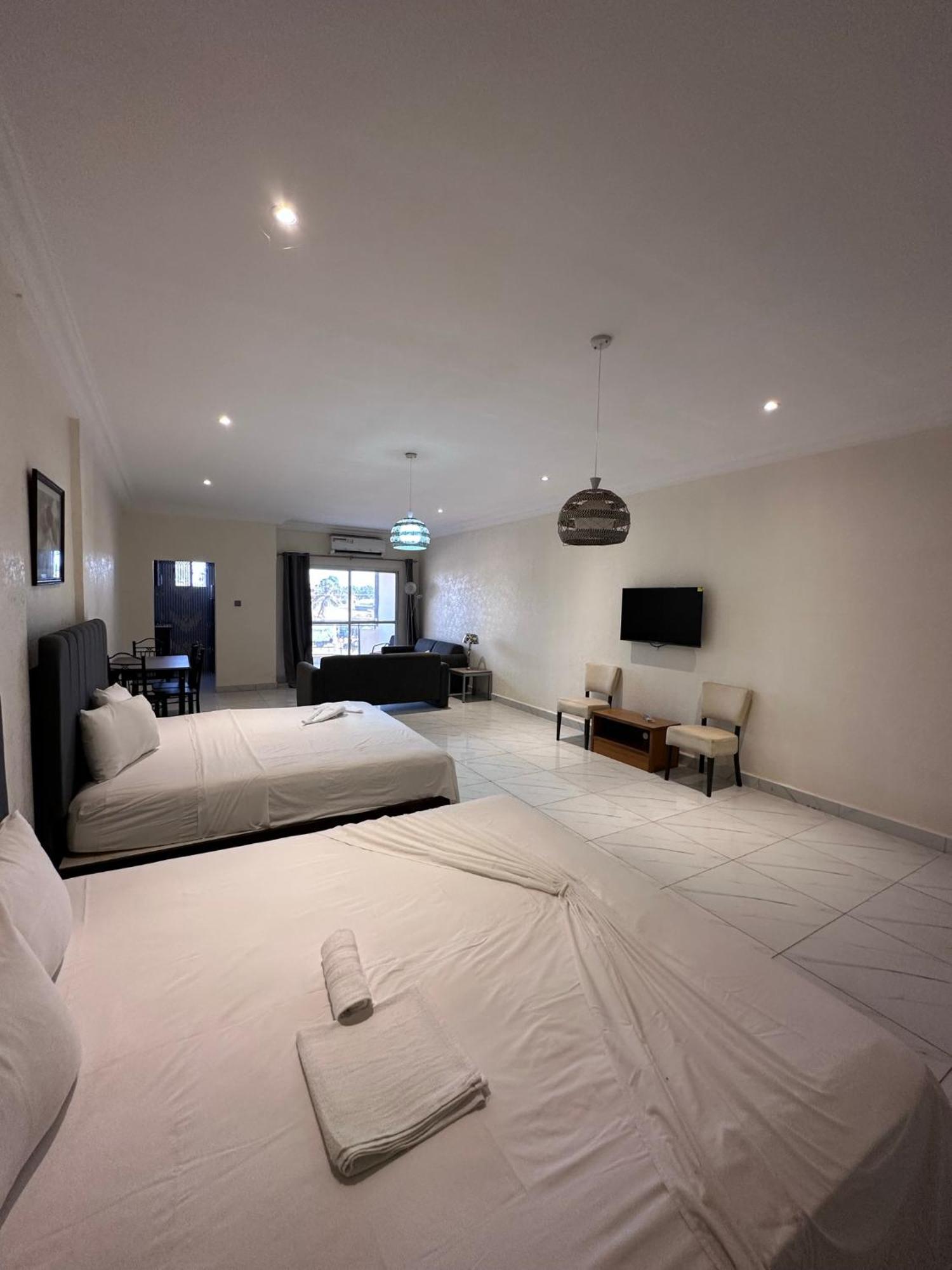 Apartments Plaza Hotel 콜롤리 외부 사진